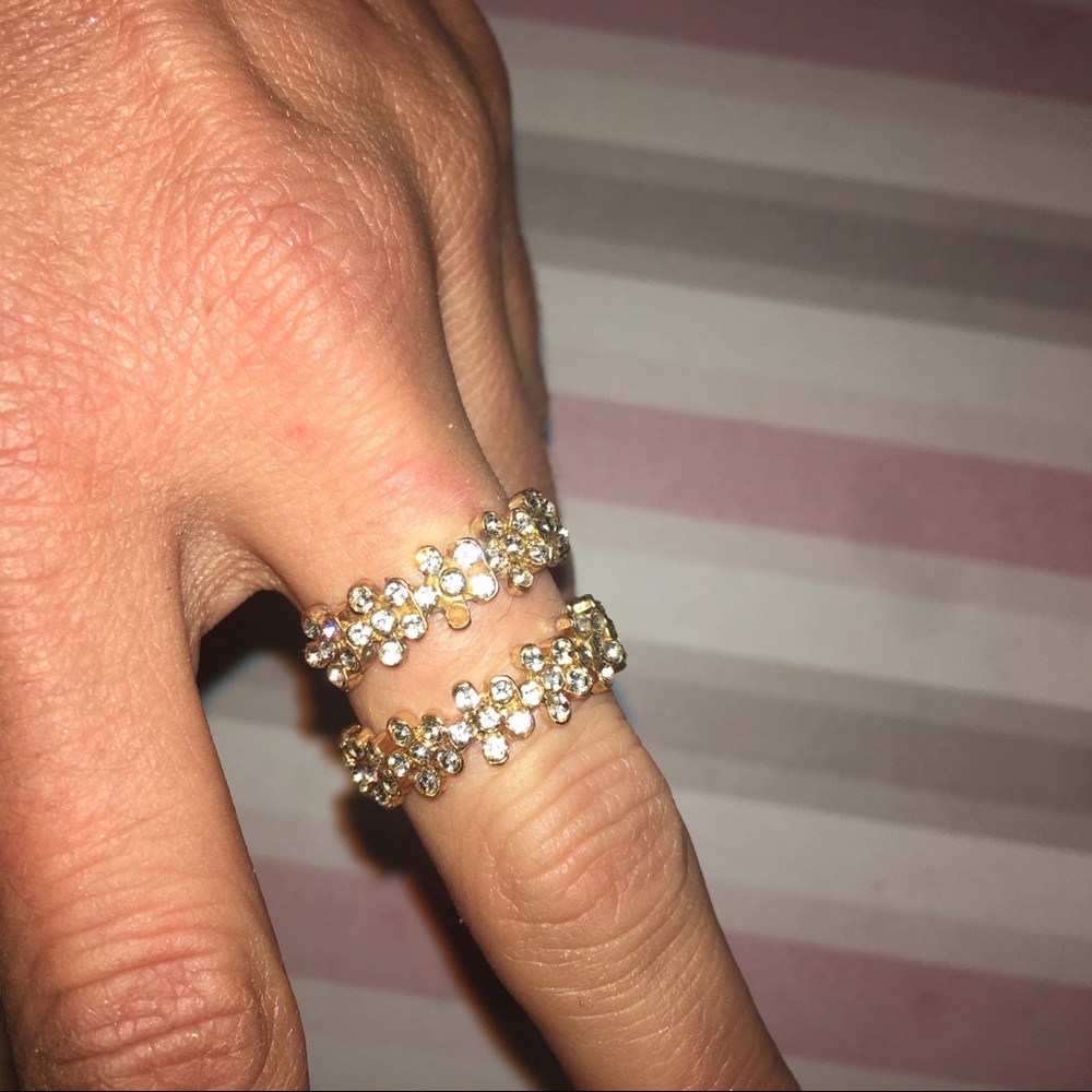 2 Flower Rings - Picture 2 of 2